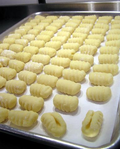 gnocchi on tray3.jpg