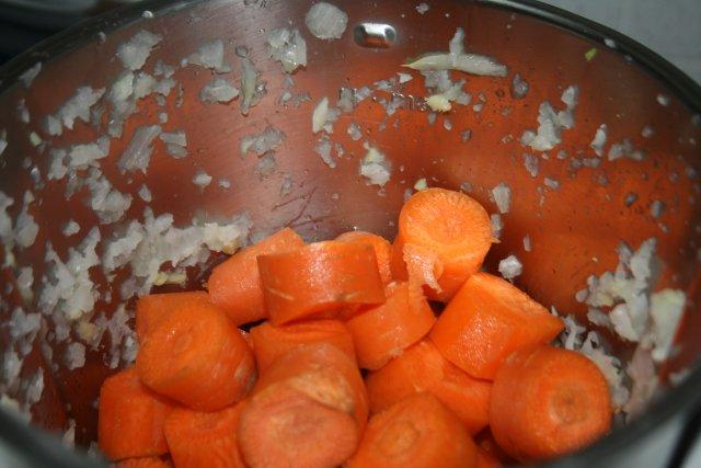 carrot soup1.jpg