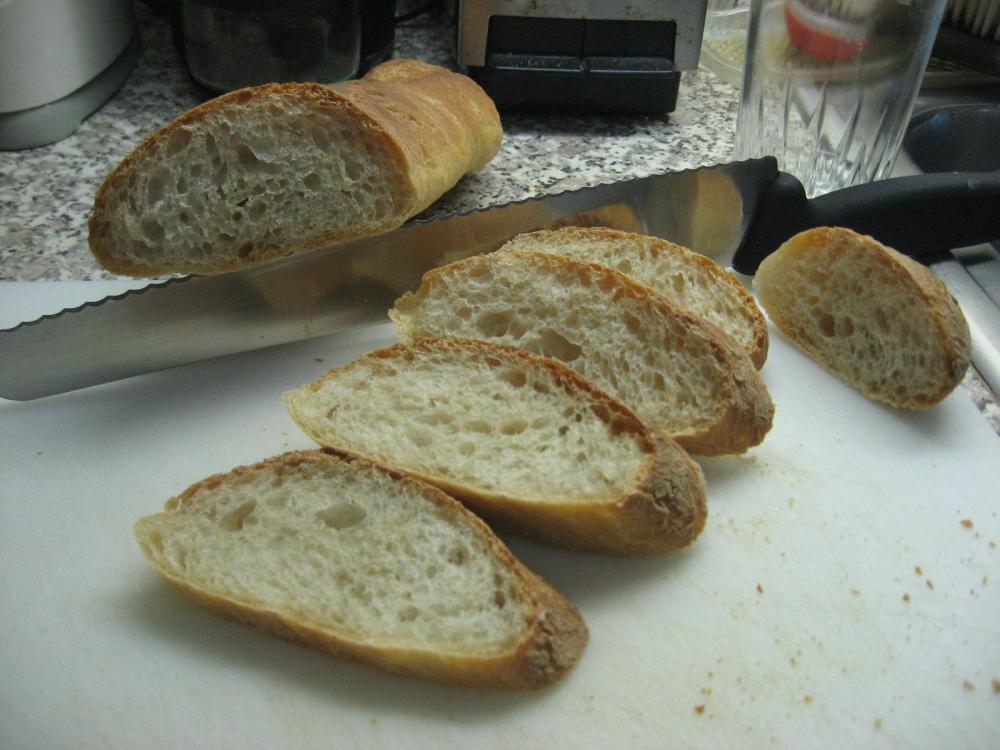 Baguette sliced2.jpg