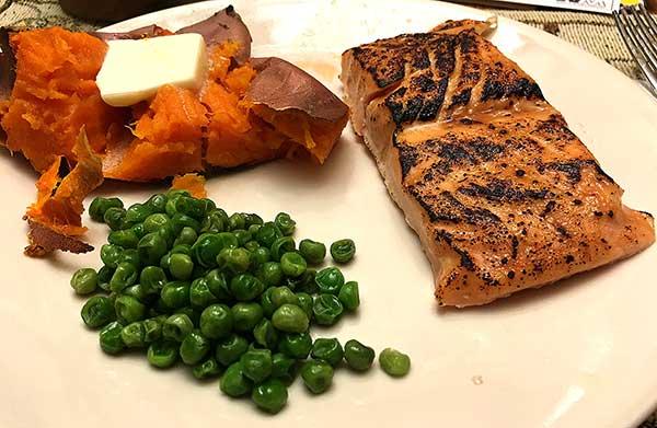 salmon-sp-peas.jpg.fca1a47239b0f9420daab