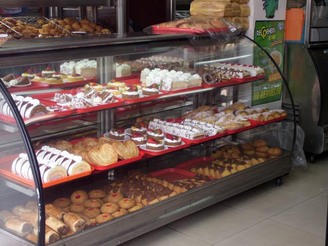 PastryCase.jpg.999a79dbc2bed4252265d378e