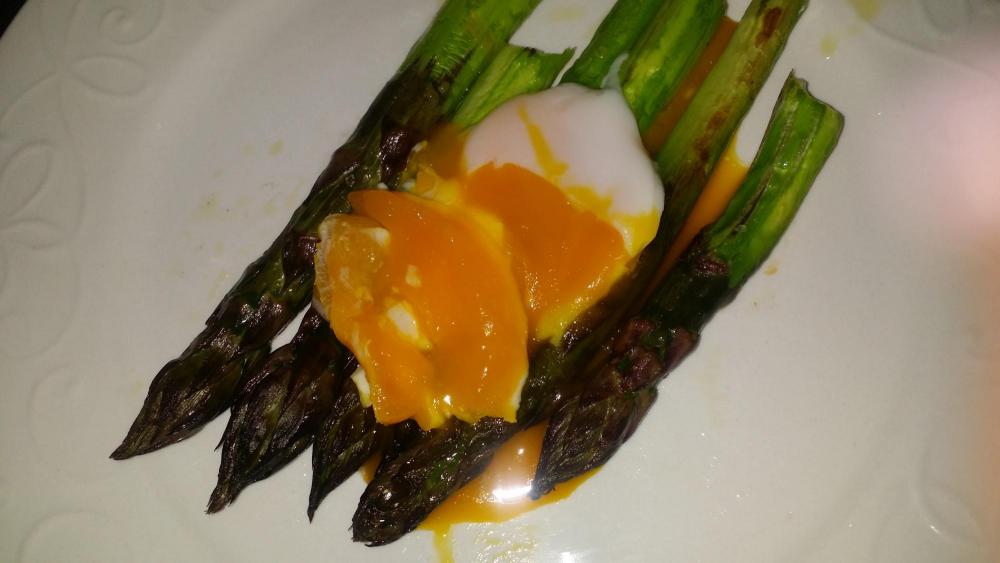asparagus n egg.JPG