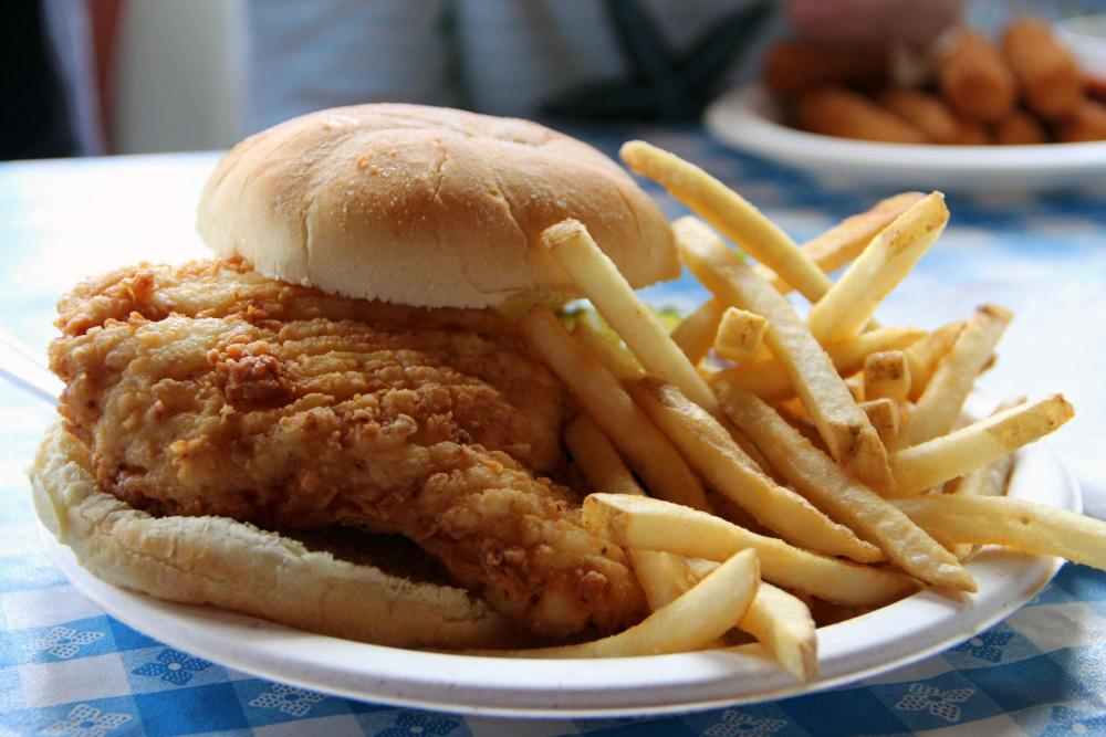 beachcomber fishwich.jpg