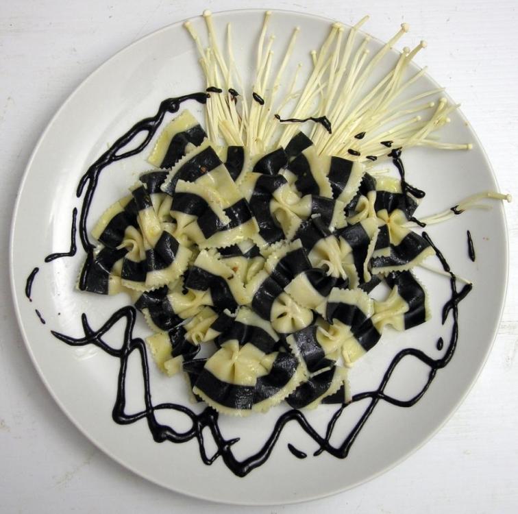 Pasta black 2 sml.jpg