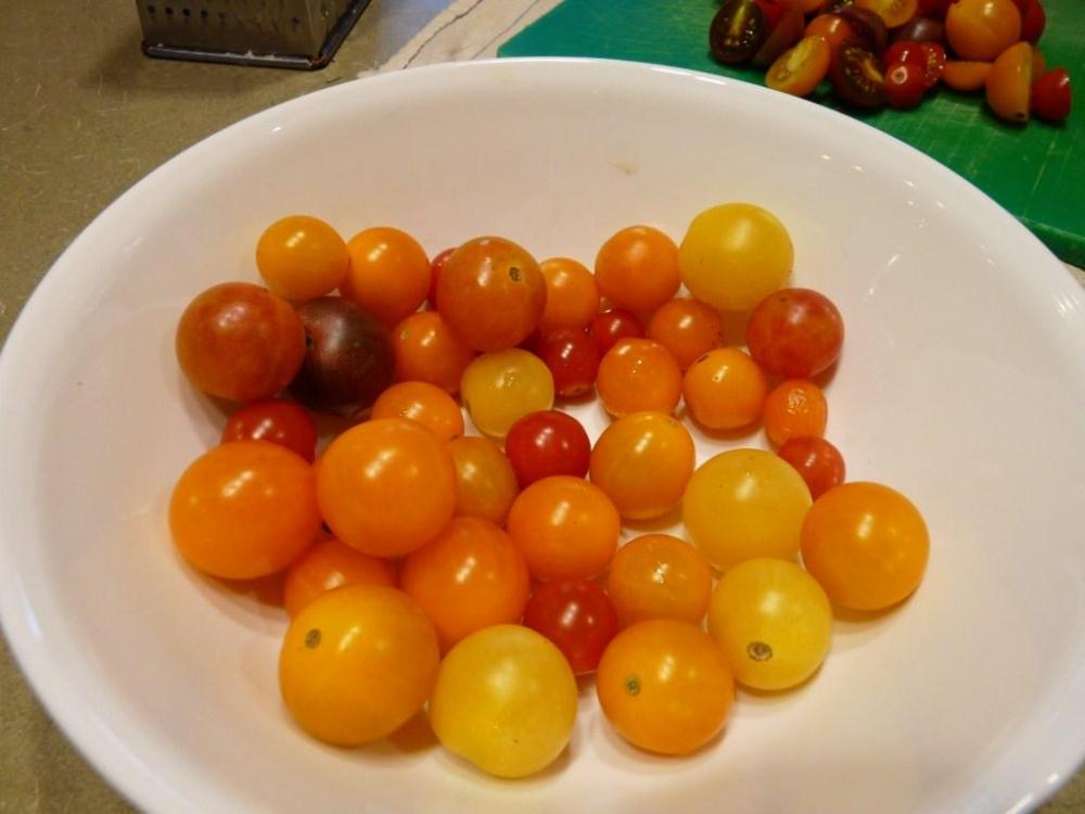 cherry tomatoes whole.jpg