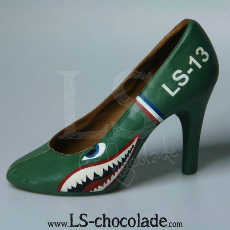 fighter jet chocolade pump chocolate shoe schoen stiletto high heel vliegtuig gevecht oorlog war www_LS-Chocolade_com.jpg