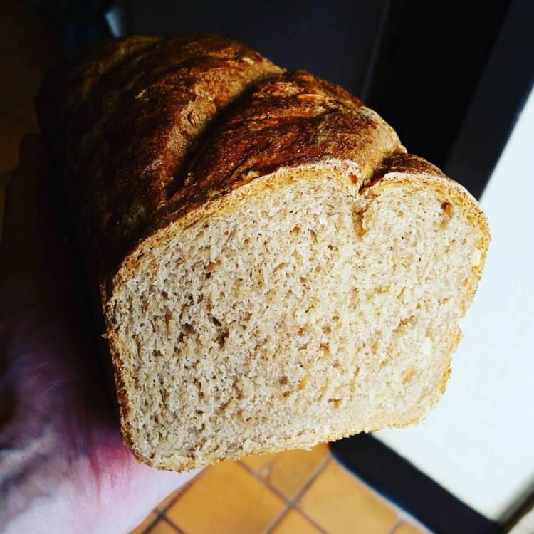 bread.thumb.jpg.aef00a2fc66f56cd06b9d7c9949c7352.jpg