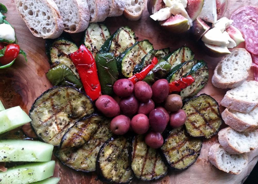 58e84d99907bd_Antipasto_Board_April_7th_2017__with_grilled_vegetables.thumb.jpg.c92cc88185ee664b9ebc33557430319a.jpg