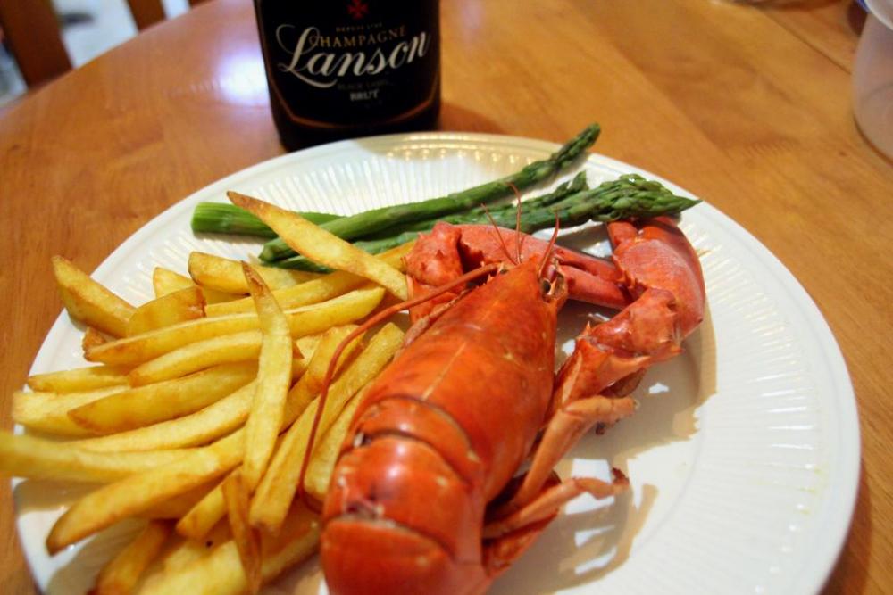 5928507c4c34e_LobsterandChips2.thumb.jpg.82049f2aea2fd6c4dee47c24b8e6f356.jpg