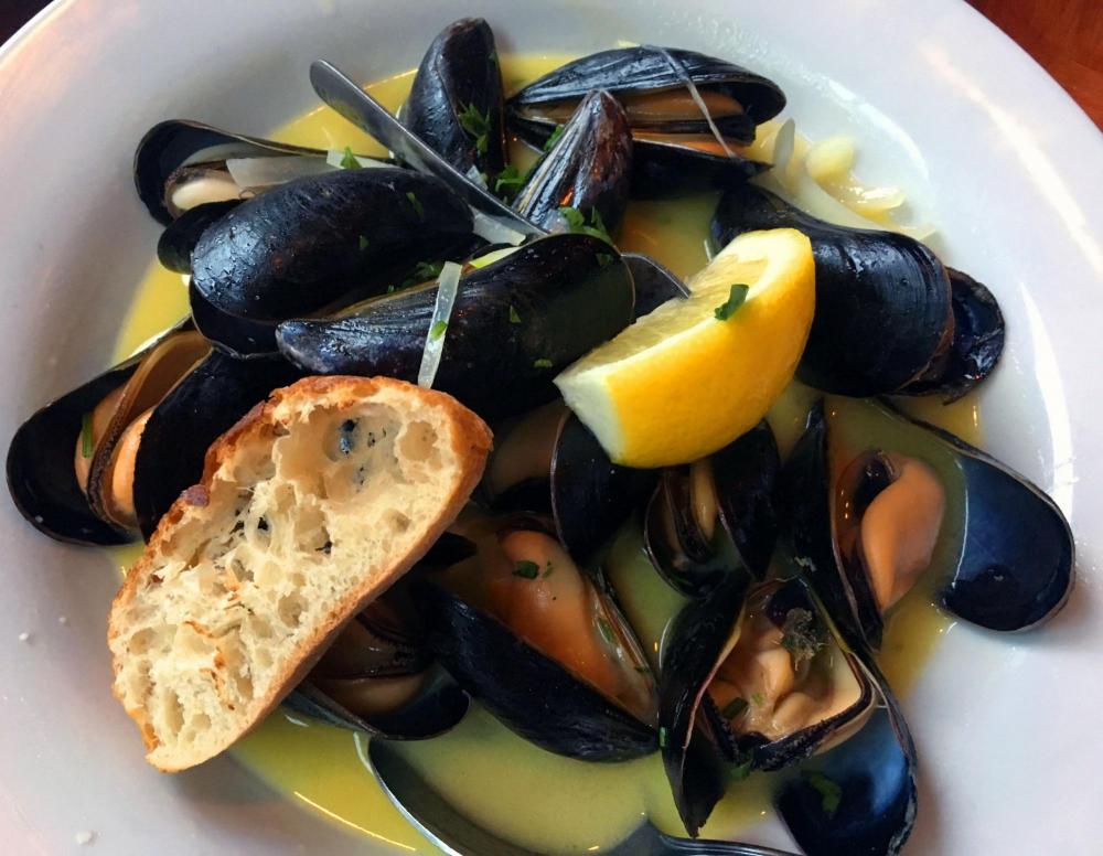 592f699052580_bistroonmainmussels.thumb.jpg.18bf650c49fe478a5f2b8b31c9dd8f95.jpg