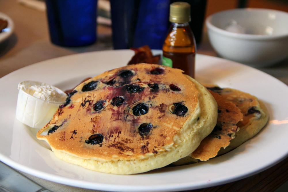 59624790148e8_fairwayblueberrypancakes.thumb.jpg.bf2a98482df1067acf83344e75be4cc7.jpg