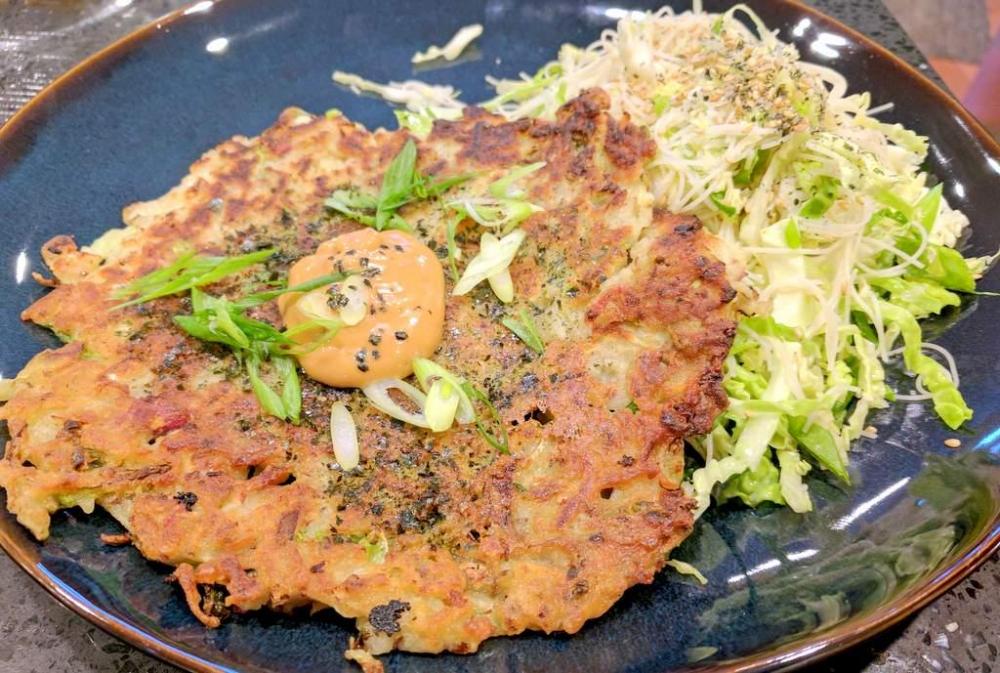 okonomiyaki.thumb.jpg.b742f350de6d754d3a7ca75710a933e8.jpg