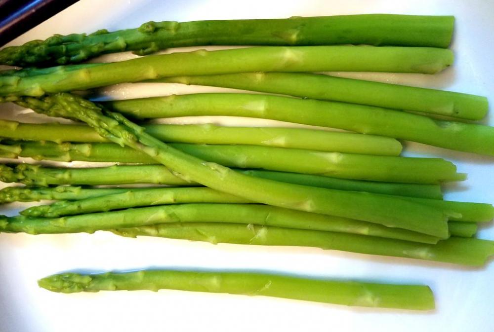 asparagus.thumb.jpg.ad7e02c27c67e955eb427f192714a880.jpg