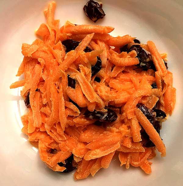 carrot-salad.jpg.a0a054ac2834662b6055b630cb4125e9.jpg