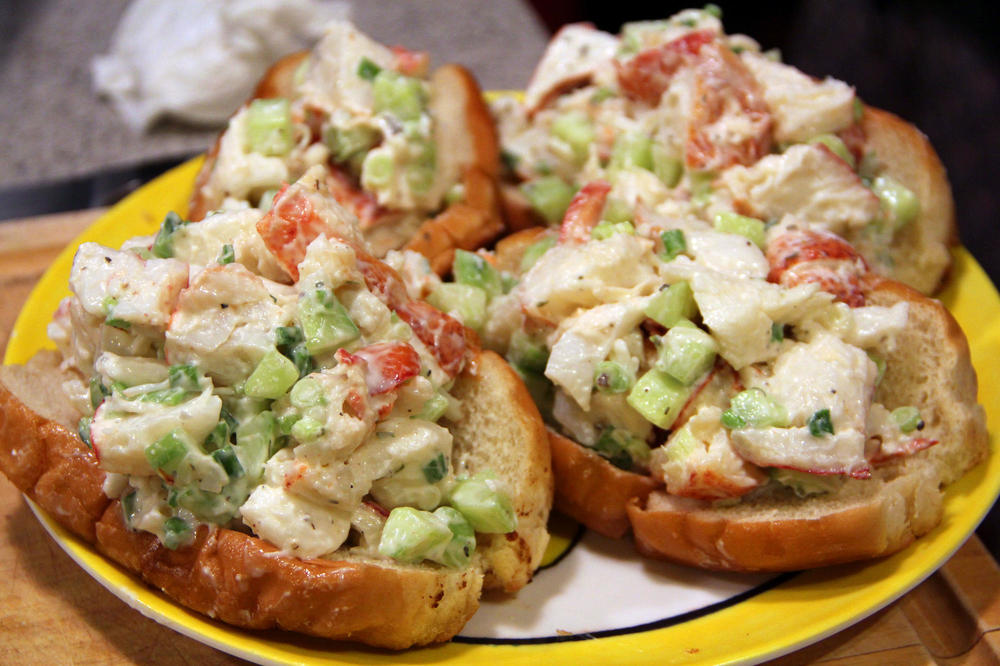 5b142632e9eda_lobsterrolls.thumb.jpg.1b3b72268b0a03d6c6b5a1a73c1fee32.jpg