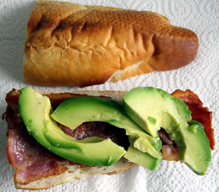 71739759_BaconandAvocadoSandwich.thumb.jpg.c77f713bda73f2a428e2e11c14e2d754.jpg