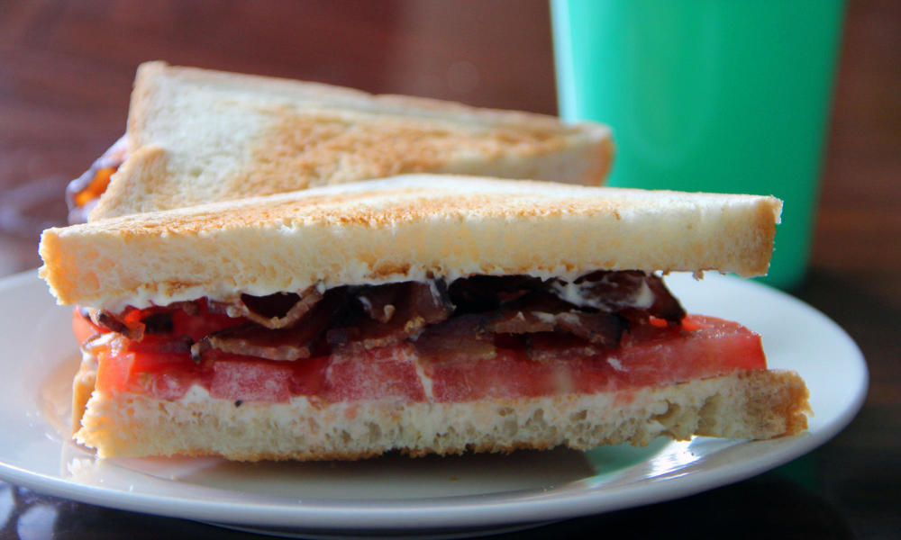 1021944907_baconsandwich.thumb.jpg.78263fa8ec064d16f20f0f639eb4af17.jpg