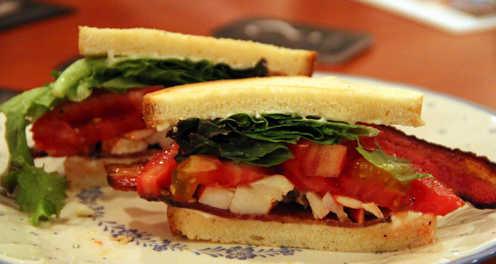 994208560_lobsterblt.thumb.jpg.48feb9dc288a22fcf5d95f2b91905a76.jpg