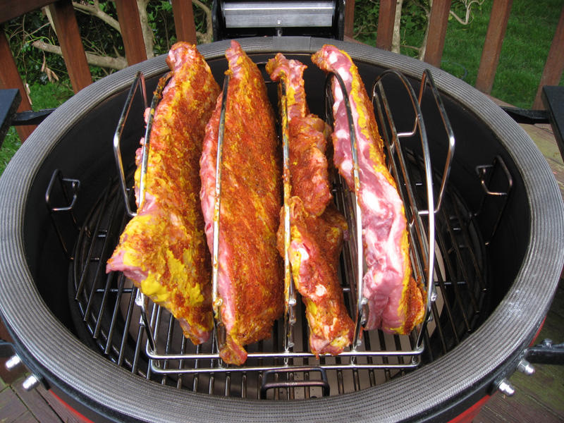 809703575_IMG_5220-ribsonthekamado.jpg.2721500d15531101eb120b9485a913ea.jpg