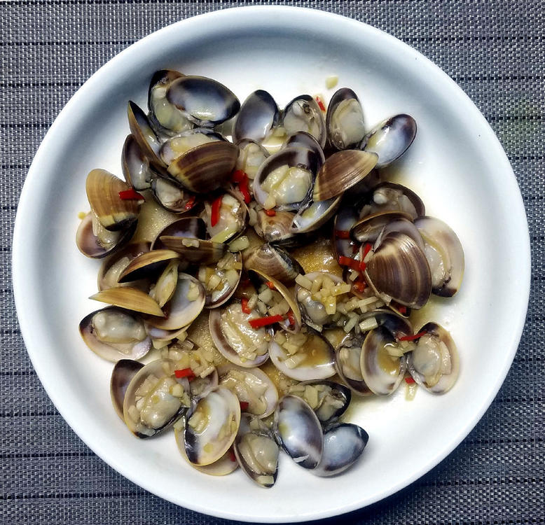 clams1.thumb.jpg.4cf162abe413fd5d90849a814783fceb.jpg