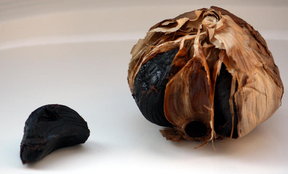 1951006029_Blackgarlic.thumb.jpg.4ff2d43f410405f217351366dbfccd22.jpg