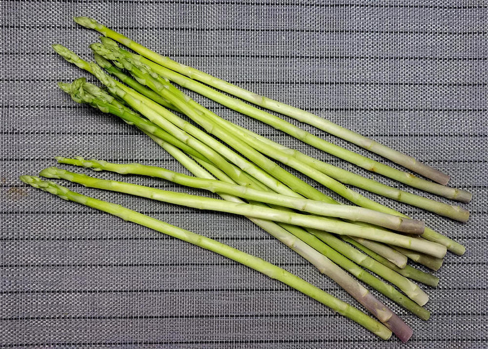 asparagus.thumb.jpg.ef4ff73b671a84f171a95ad709247d8c.jpg