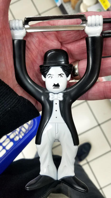 chaplin.thumb.jpg.b72f092c7409fde00a23781a9a8bb383.jpg