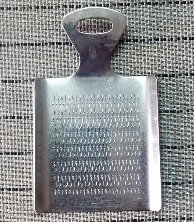 grater.thumb.jpg.b49044729714dffbb5a7e10a811bb95a.jpg