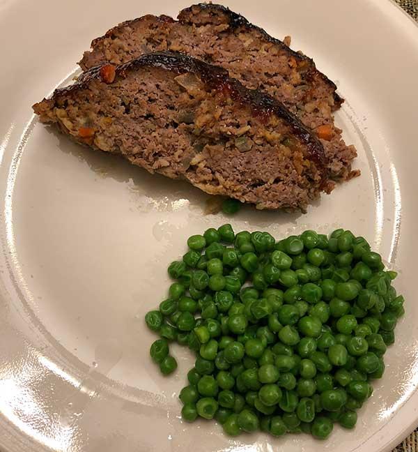 meatloaf-peas.jpg.d08438d4444dbad2bf54ab92bdd69349.jpg