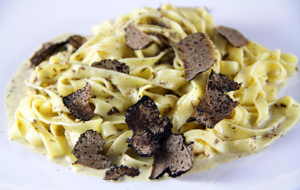 199188903_blacktrufflepasta.thumb.jpg.baa85736997d0b1c797800bbe8c9496e.jpg