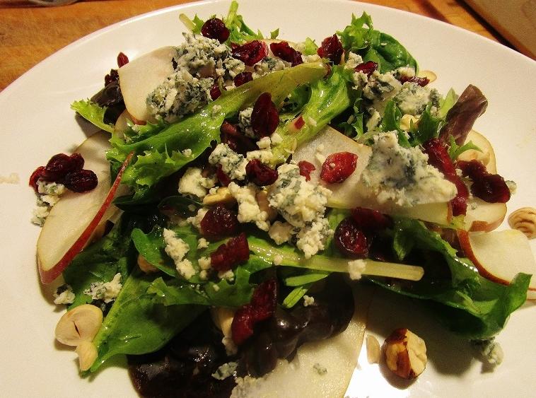 Pear, Blue Cheese and Toasted Hazelnut Salad (1).JPG