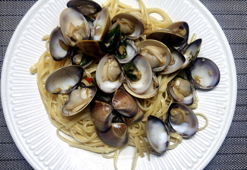 clams1.thumb.jpg.43ea49ab351ac806584a762cfe52ba21.jpg