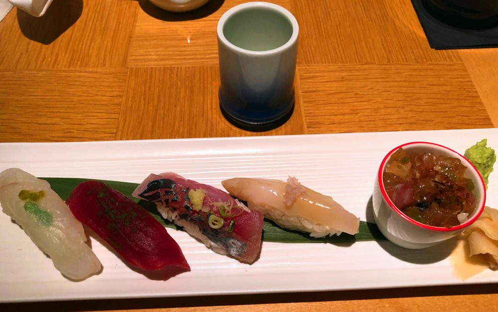 1841667248_nobusushi2.thumb.jpg.06ccf64f415af8fb248f16f45cb0e35d.jpg