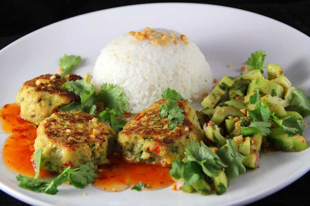 202610689_thaifishcakes.thumb.jpg.068986459585f70c87feb3ed3a241508.jpg