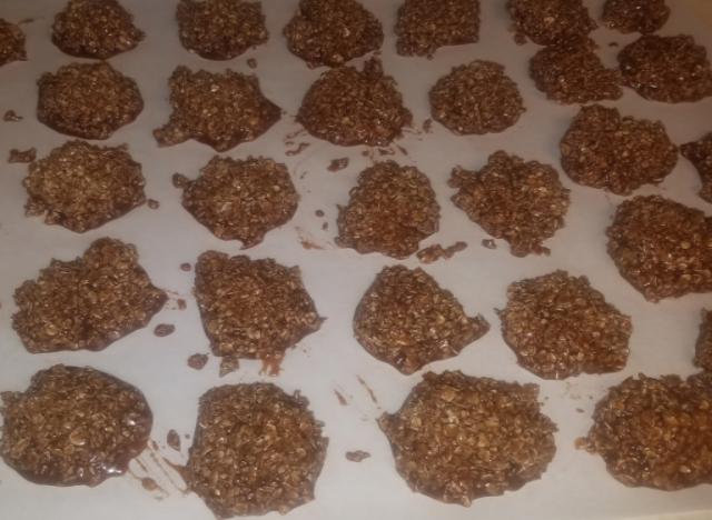 247255516_chocolateoatmealstovetopcookies.jpg.3c6e4b65f25cf82cb701003c2f8e846f.jpg