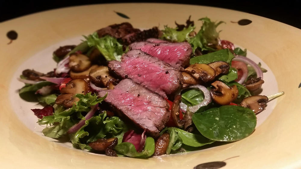 2087935568_SteakandmushroomsaladJanuary27th20191.thumb.jpg.8da2b9fbf89369a362a704c985f3a9c0.jpg