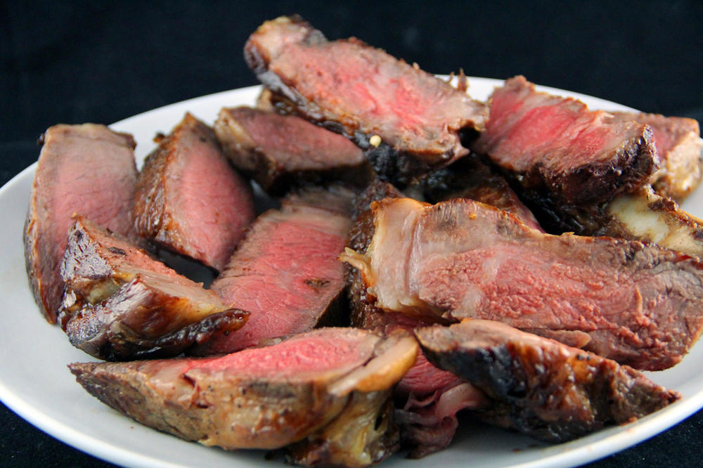 794090497_slicedsteak.thumb.jpg.0e82ec5957544c86bbd7c46352a7faba.jpg