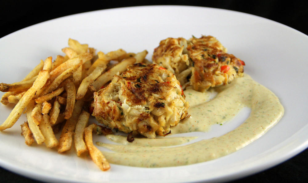 crabcakes.thumb.jpg.0bfe6d7c9b9c209c001aa38fdf0f7263.jpg