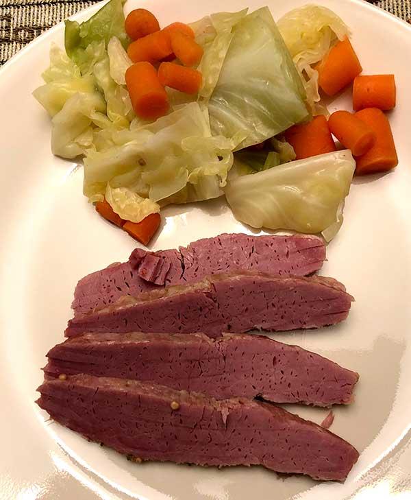 corned-beef-cabbage-3.jpg.c1b870cc551f3476f564422be2aee5a3.jpg