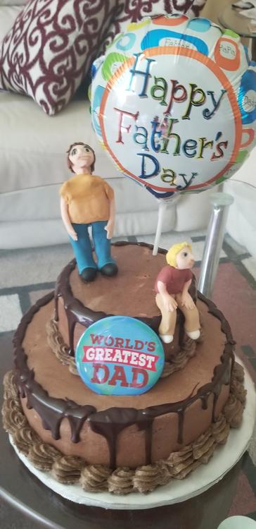 Finished fathers day cake.jpg