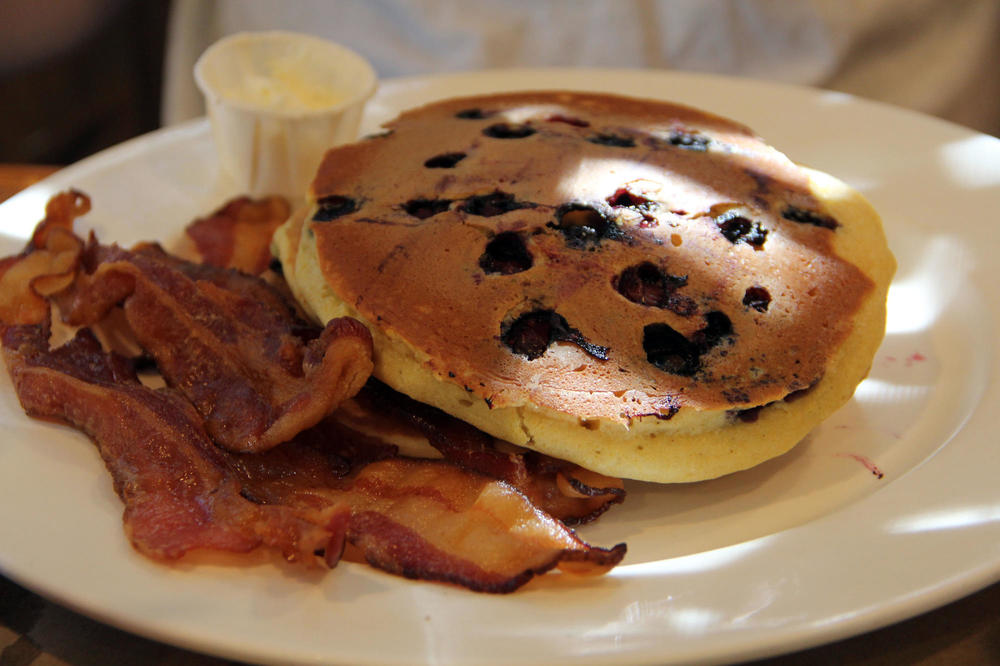 1392693932_fairwayblueberrypancakes.thumb.jpg.54f92a2c99e9bf93e29165bb8b9a4d43.jpg