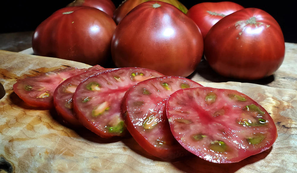 1088327691_TomatoesAugust5th2019.thumb.jpg.4e746ee6b4d8b6f7cb3a30d14622894f.jpg