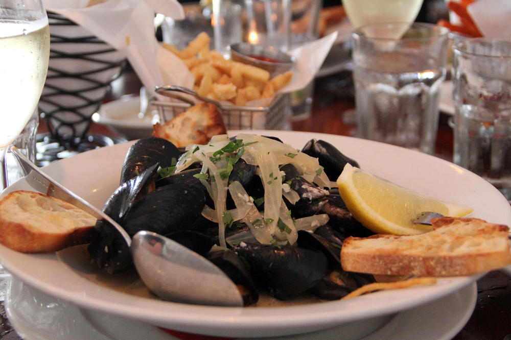 1185354786_bistromussles.thumb.jpg.f408c225072357c6346f5a82ee97d7c5.jpg