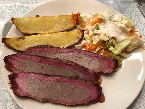 brisket-plated.jpg.f9478aa8e9338b14e632d1e341f1a1db.jpg