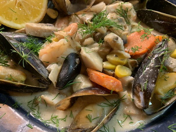 1572053064_CreamySeafoodChowder0891.jpg.a5bead8df2fefe87862c79d09868a8f9.jpg