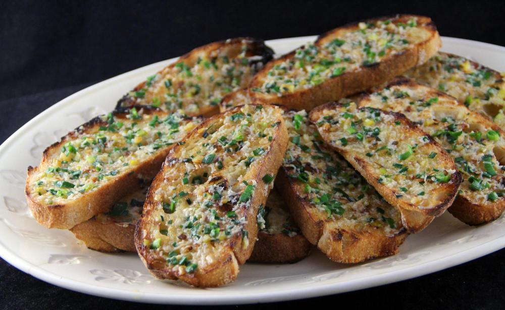 53481814_greengarlicbruschetta.thumb.jpg.d2dd6cb5b918d732f1f36250babaf060.jpg