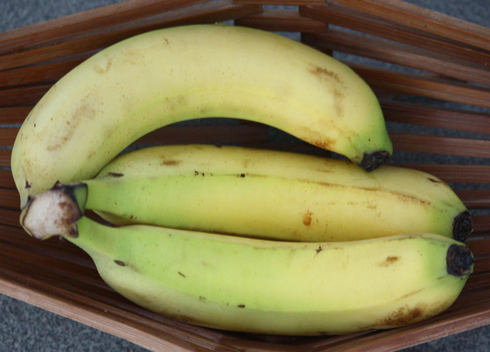 bananas.thumb.jpg.e9fe42ec72b5d396fa541d5af0bcf17c.jpg