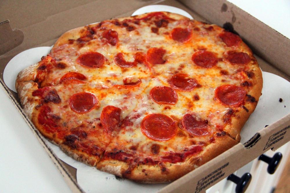 1255604173_pepperonipizza.thumb.jpg.d852d479be8567a72233d965b65c3bb9.jpg