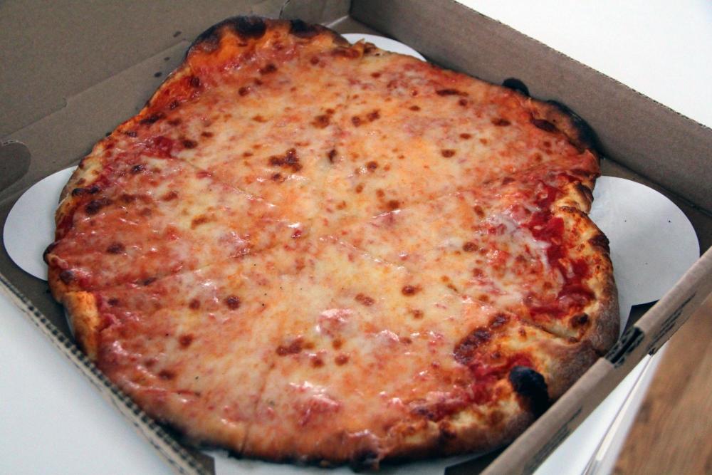 1299632275_cheesepizza.thumb.jpg.f8a3612c7e10c1c0a8ab8a64acfc5aa1.jpg