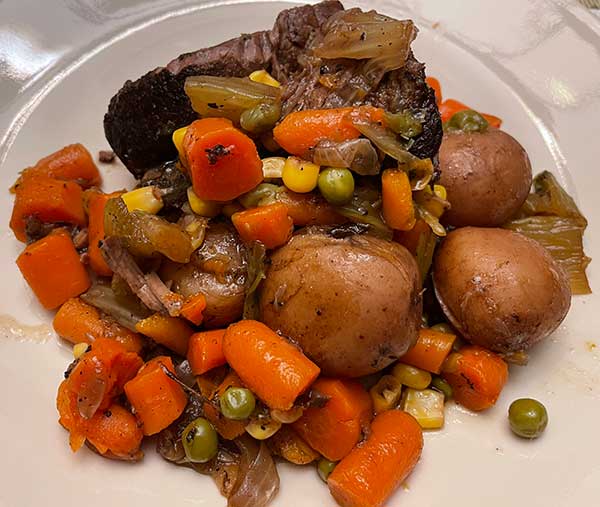 pot-roast-4.jpg.b4eede698a6d3a3b862543f669d7716c.jpg